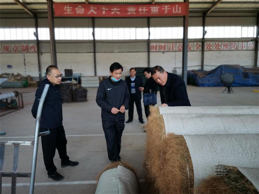 社會(huì)組織走進(jìn)省級(jí)貧困村 走訪調(diào)研需求助力扶貧攻堅(jiān)(圖3) 2-200529142609262.jpg