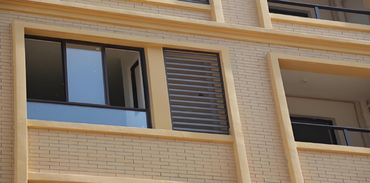 房屋外墻門窗滲水、開裂修繕！(圖1)